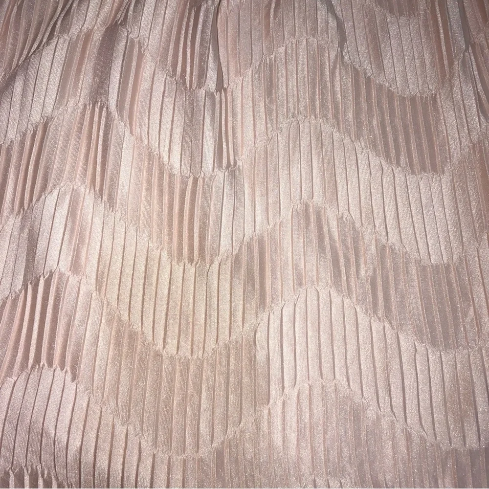 Vintage Half Slip Size M Made in USA Blush Peach Pink Crinkle Texture - Picture 6 of 8